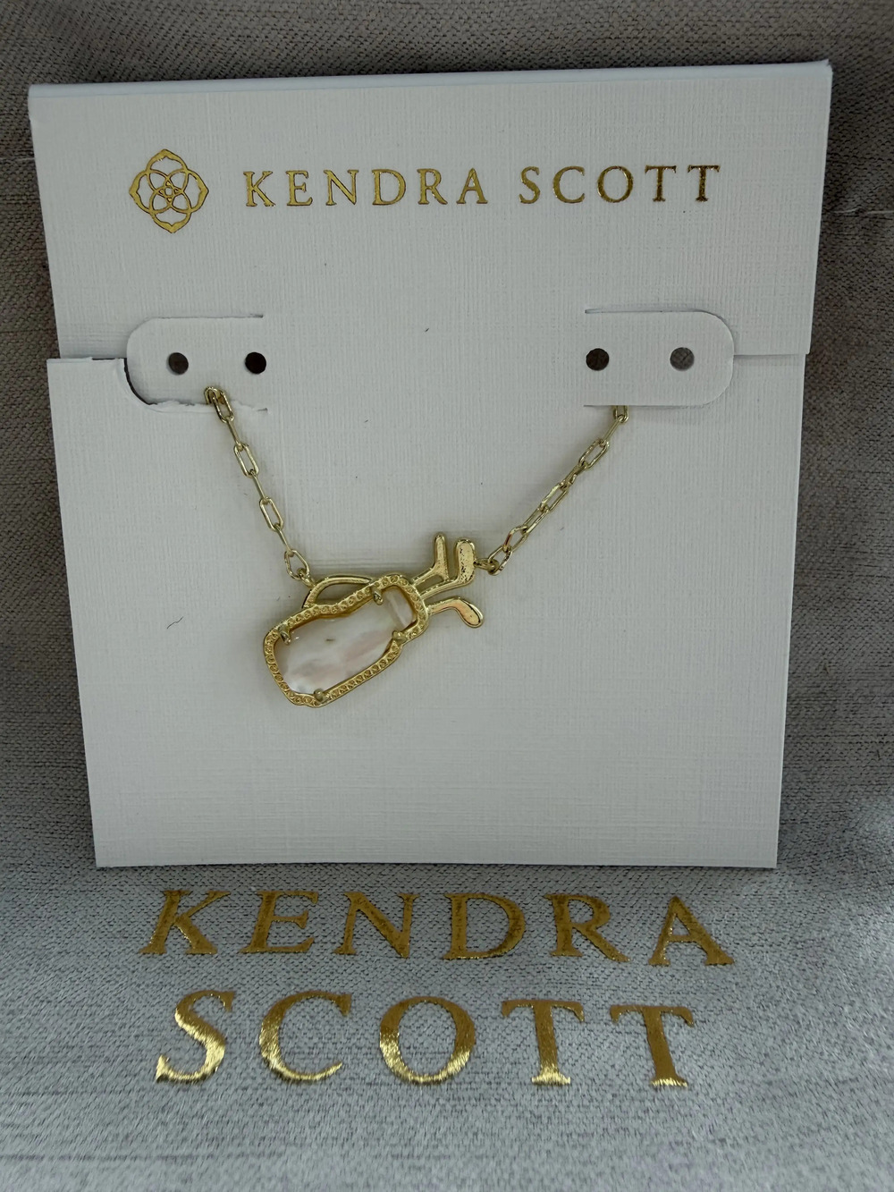 Kendra Scott necklace